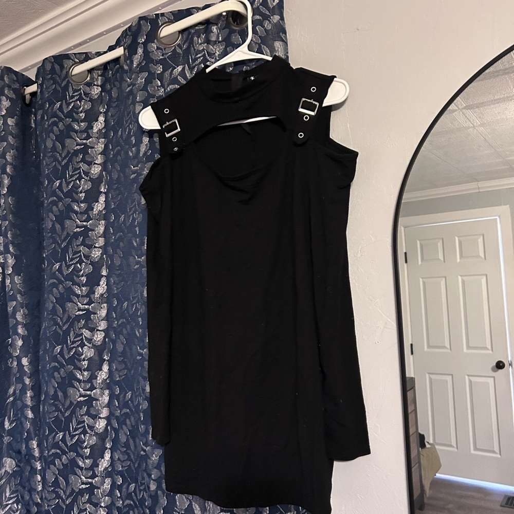 Elegant Black Sheath Dress with Cold Shoulder for Cocktail